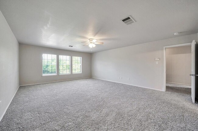 Building Photo - 1701 Balsam Way