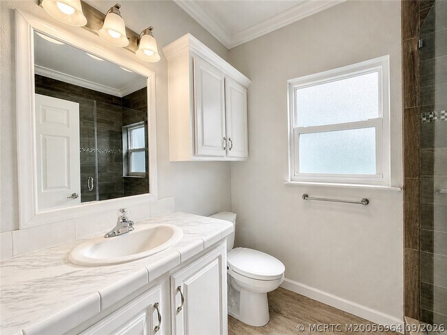 Building Photo - 252 NE Ebbtide Way