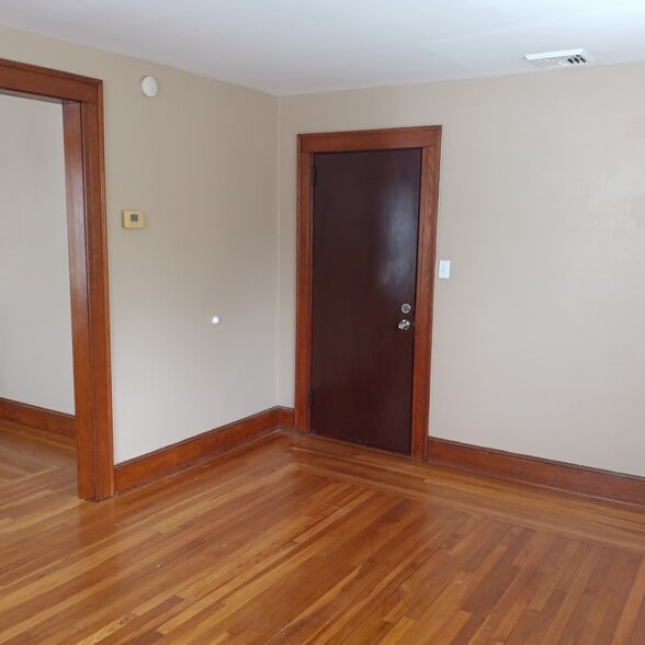 Livingroom - 261 View St