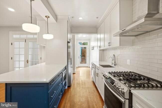 Building Photo - 3839 Beecher St NW