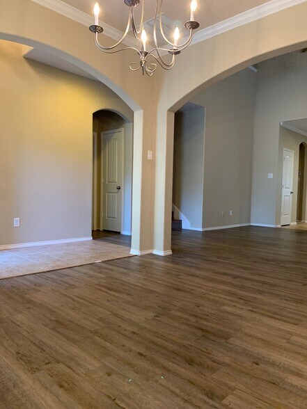 Building Photo - 9044 Sundance Trail
