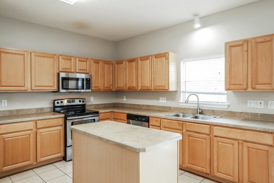 Building Photo - 341 W Tropical Trce