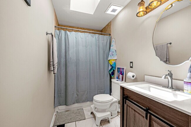 Building Photo - 7115 Grand Valley Dr