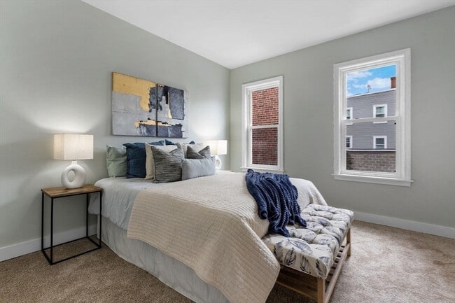 Building Photo - 362 Silver St