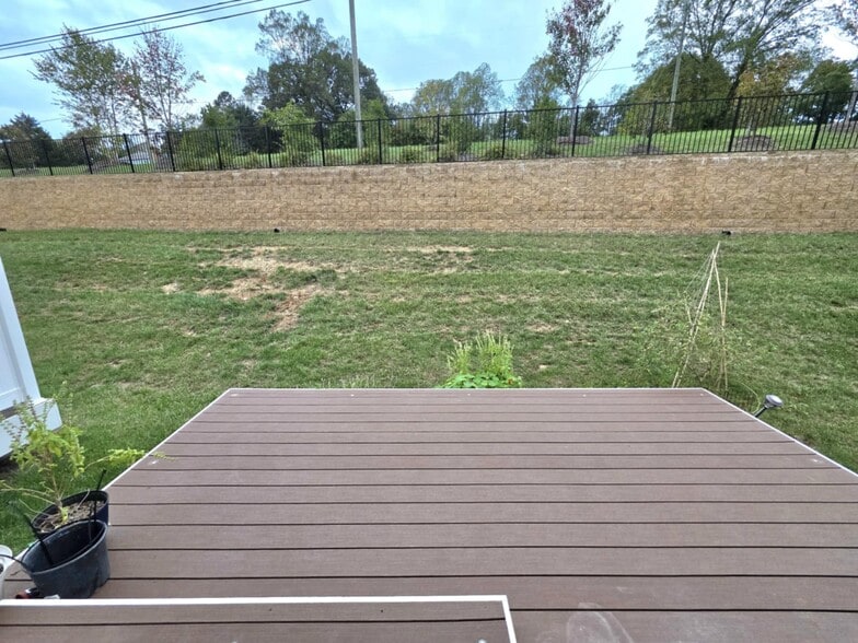 Rear Deck - 4915 Sheridan St