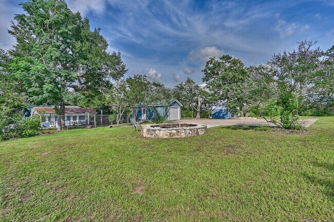 Building Photo - 9481 Lake Forest Cir