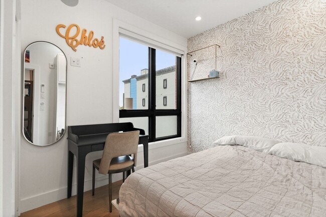 Building Photo - 75 W Broadway