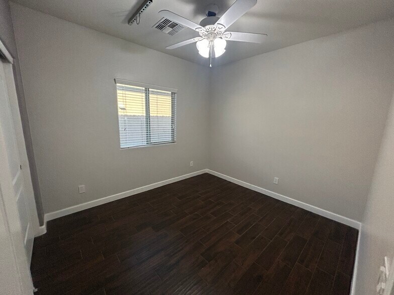 Building Photo - 10765 W Avenida del Rey