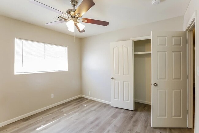 Building Photo - 816 E Ardmore Rd