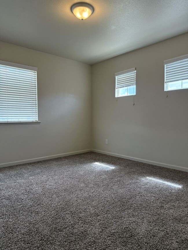 Building Photo - Beautiful Two-Story Home in Desirable Bellevue Ranch!
