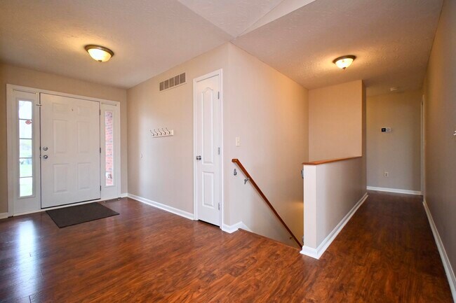 Building Photo - 5898 Ethan Dr