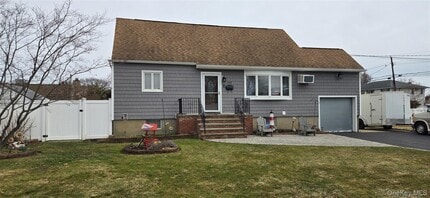 Building Photo - 140 10th Ave