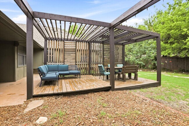 Building Photo - 14125 Osage Dr