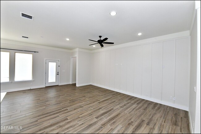 Building Photo - 13868 Paseo Perlas Dr