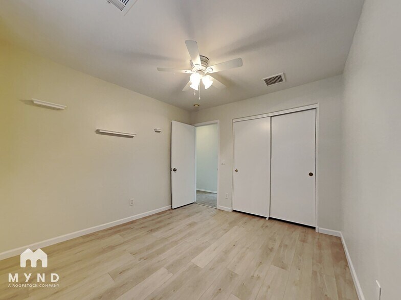 Building Photo - 1314 E Escuda Dr