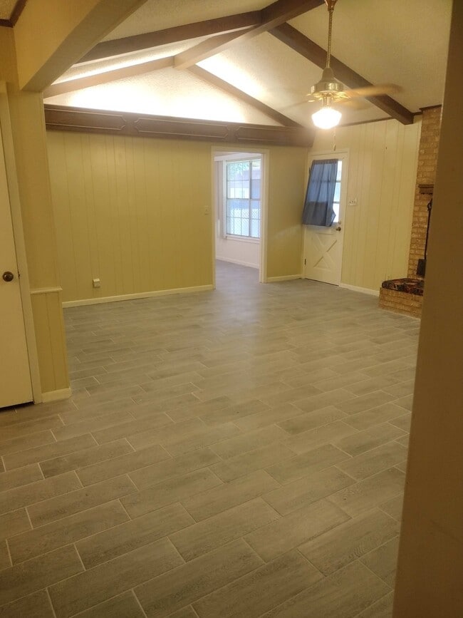 Building Photo - 402 S Wofford St