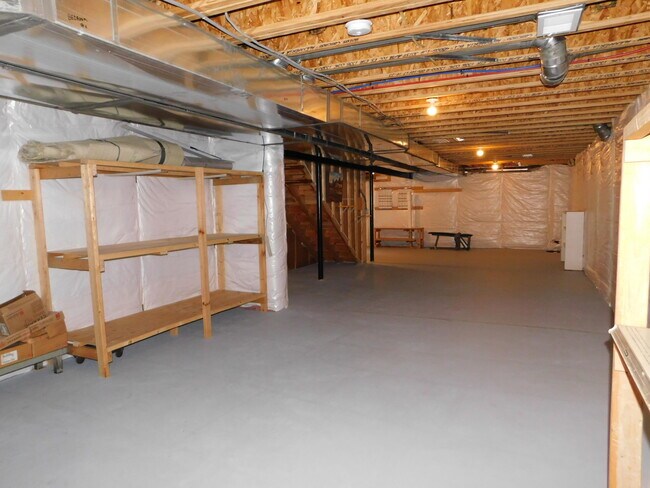 Building Photo - 4251 Lilac Ln