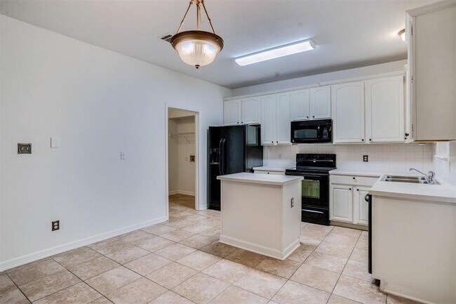 Building Photo - 3756 Top Rock Ln