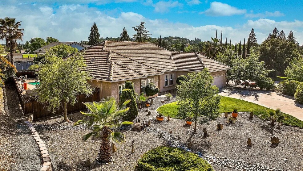 Building Photo - 689 Saint Andrews Rd