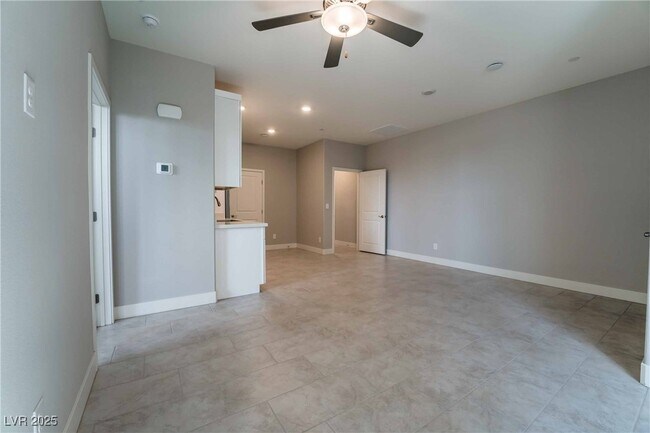 Building Photo - 410 Spring Dove Ave