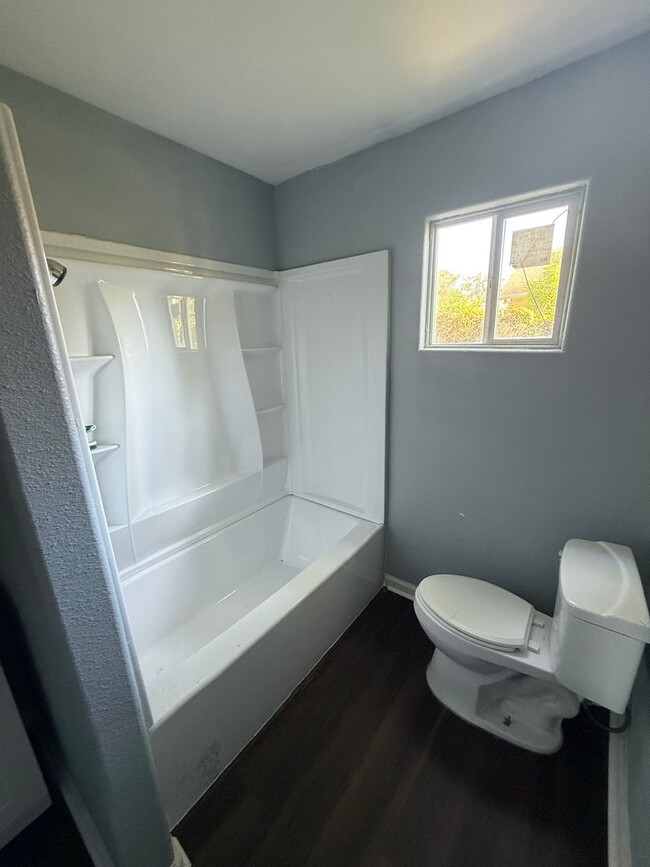 Building Photo - 3 Bedroom home for RENT in Orange