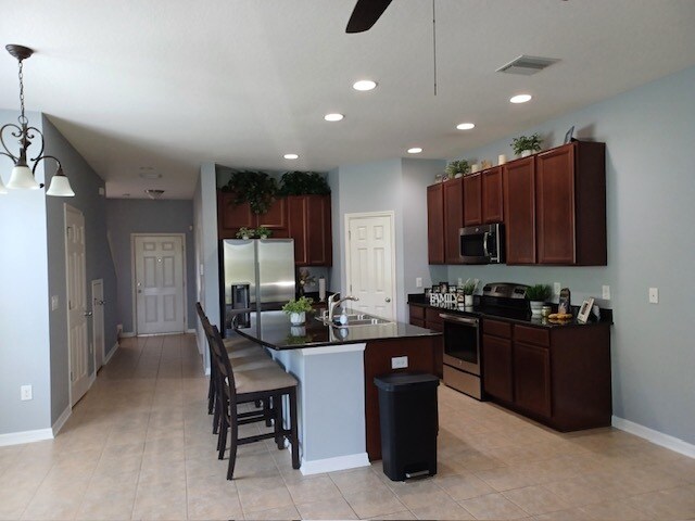 Building Photo - 6832 Holly Heath Dr