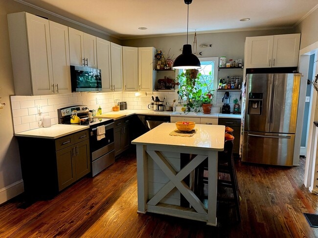 Building Photo - 2/2 Home for Rent Just 5 Minutes from Downtown Greenville!