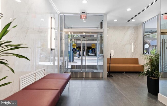 Building Photo - 2101 Chestnut St