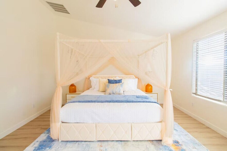 Building Photo - 1859 N Desert Willow St