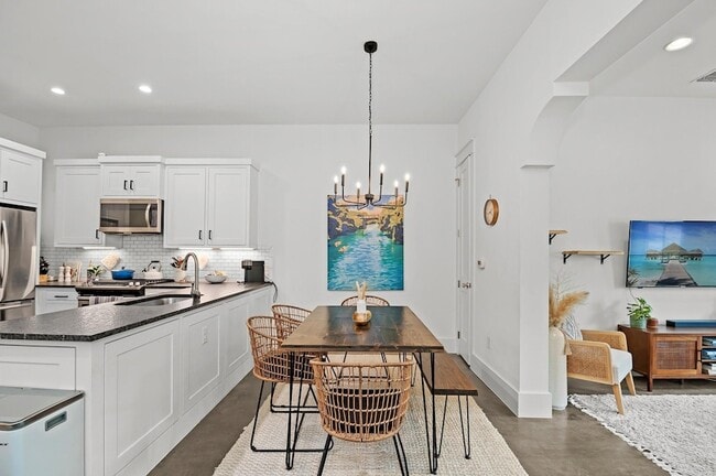 Building Photo - 3206 Garden Villa Ln