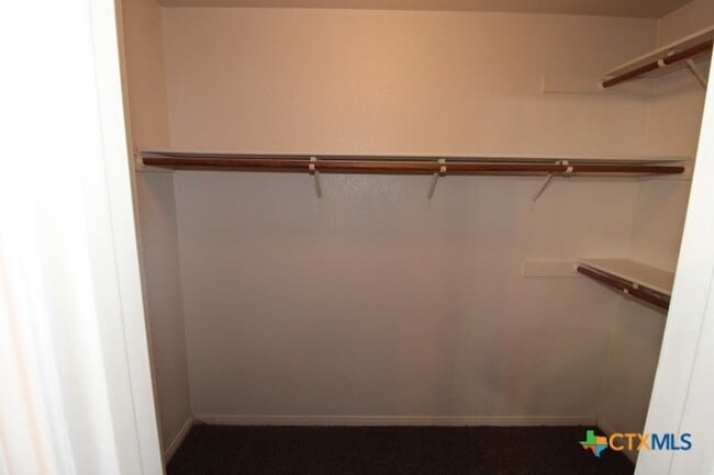 Building Photo - 924 Northern Dancer Dr