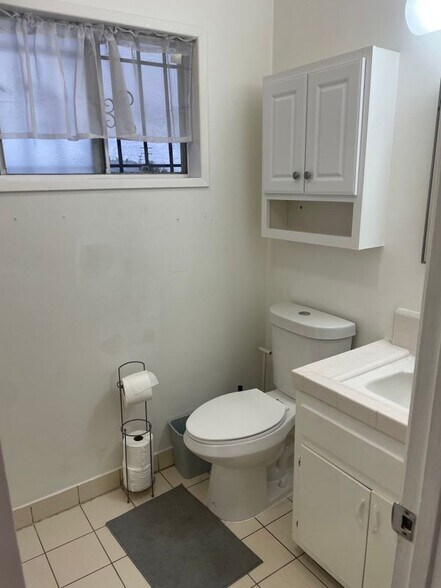 Building Photo - 4513 W 132nd St