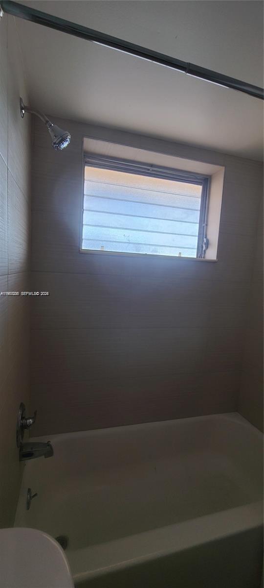 Building Photo - 1540 NE 191st St