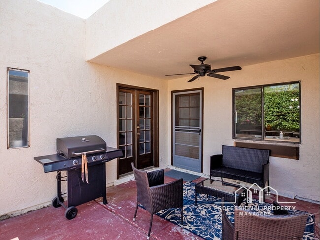 Building Photo - 3-bedroom, 2-bathroom home in Yuma Corona