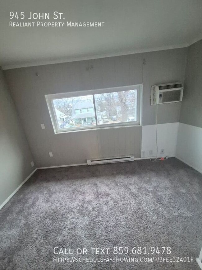 Building Photo - 945 John St