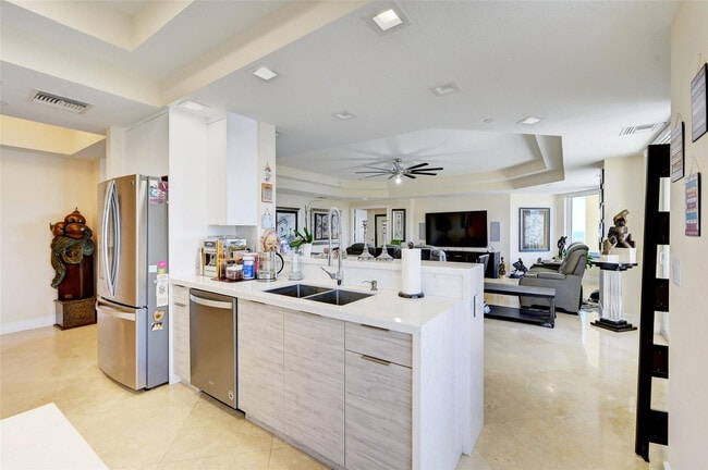 Building Photo - 1395 S Ocean Blvd