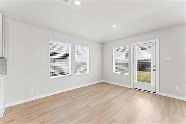 Building Photo - 10520 Deussen Ln