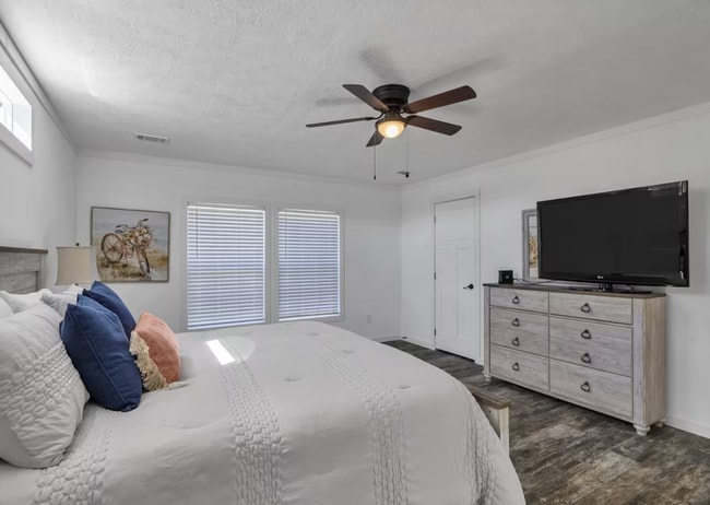 Building Photo - 22 Santana Dr