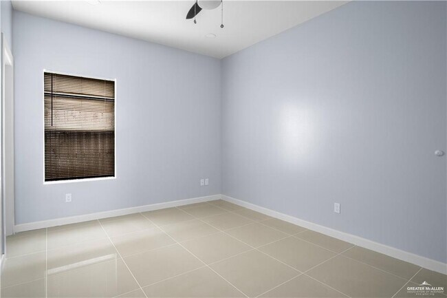 Building Photo - 2013 Stardust Ln
