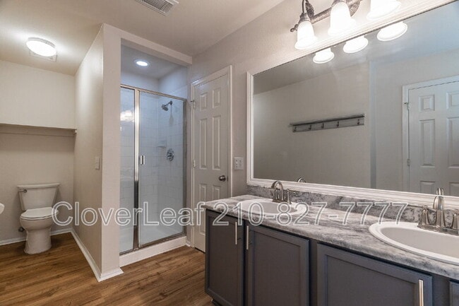 Building Photo - 802 Amber Knoll
