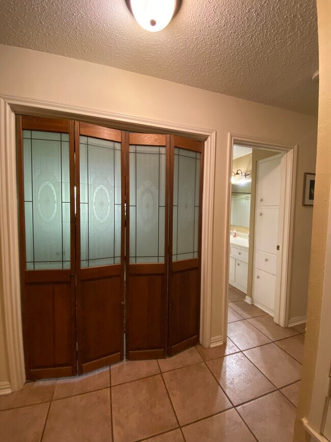 Building Photo - 2512 Berwyn Cir