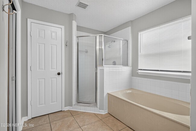 Building Photo - 12949 Chets Creek Dr S