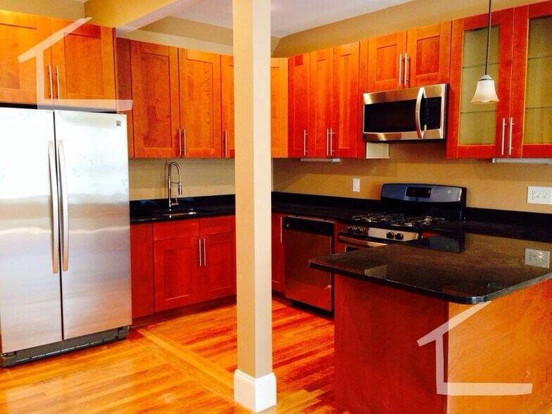 Building Photo - 8 Saint Lukes Rd