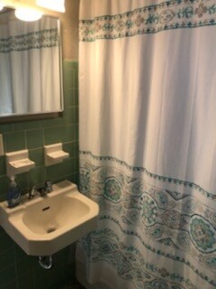 Building Photo - 922 1/2 Elm St