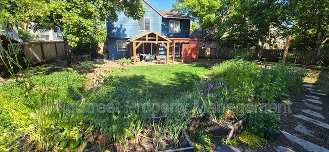 Building Photo - 2385 NW Lydia Pl
