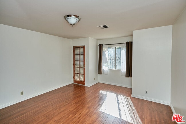 Building Photo - 1253 Keniston Ave