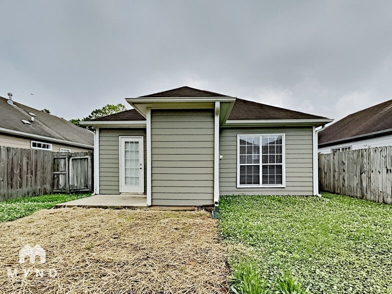 Building Photo - 378 Walker Way