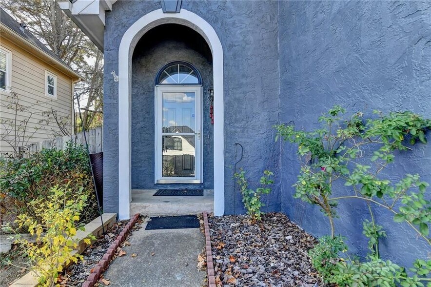 Building Photo - 1112 Ashbury Dr