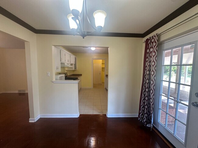 Building Photo - 2524 Eagle Dr