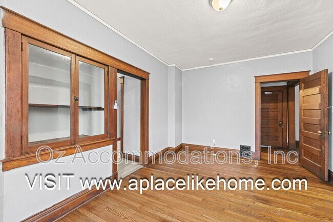 Building Photo - 3523 St John Ave